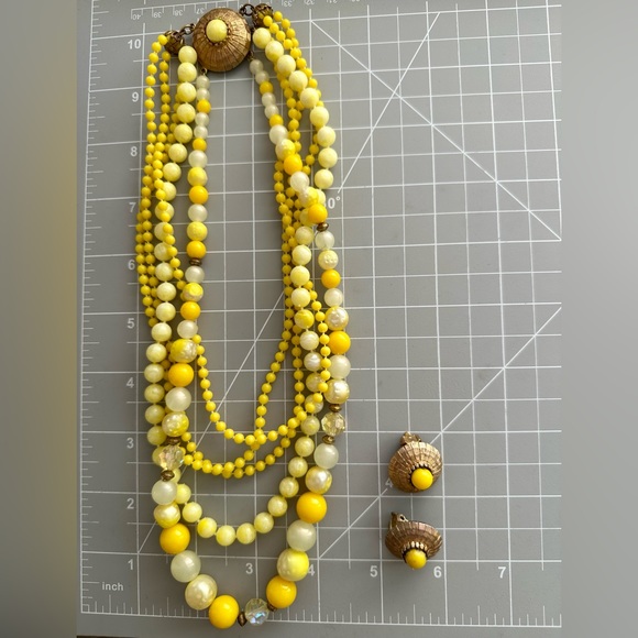 Vintage Yellow Necklace Demi Set - Picture 16 of 17